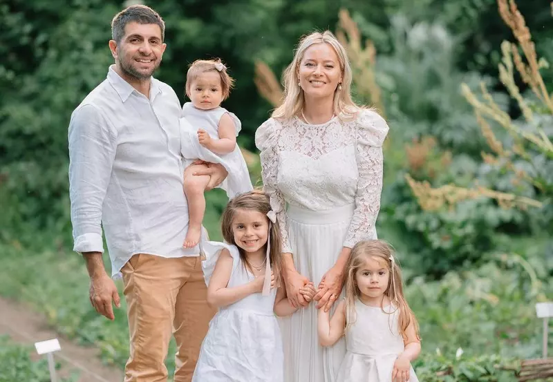 Laura Cosoi şi Cosmin Curticăpean, 8 ani de la nuntă