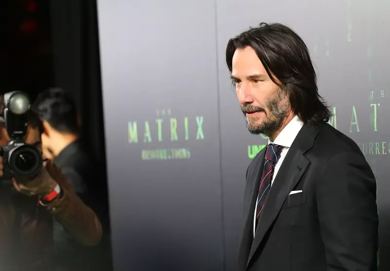 Keanu Reeves a cucerit din nou internetul. Cum i-a răspuns actorul unui copil care l-a luat la întrebări pe aeroport