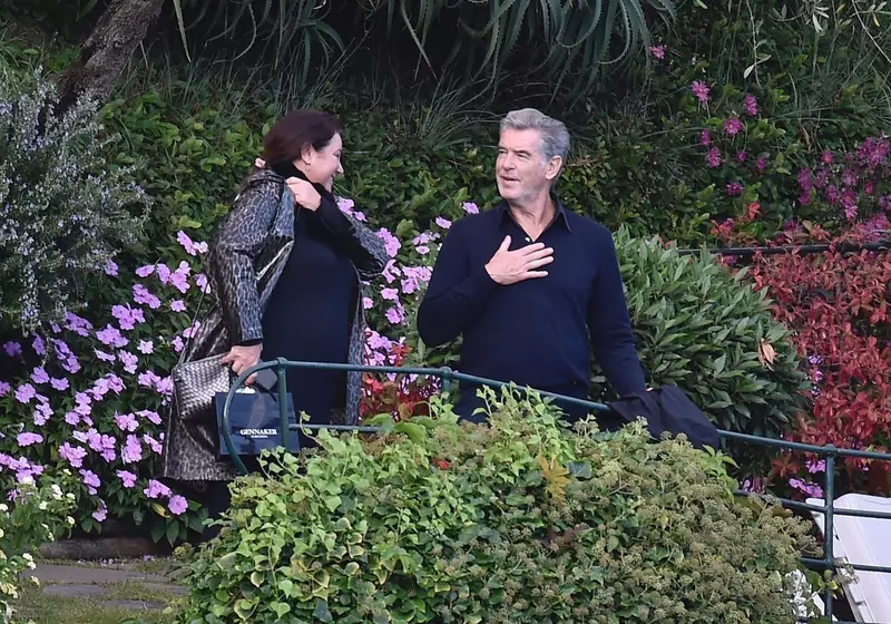 *EXCLUSIVE* MUST CALL FOR PRICING BEFORE USAGE – Former James Bond actor Pierce Brosnan swings into 007 mode whilst on holiday in Portofino.