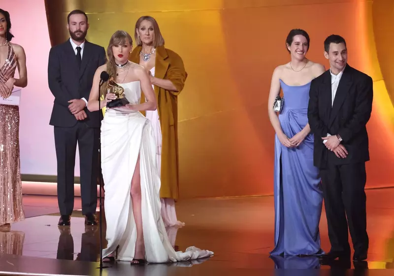 Taylor Swift, criticată pentru gestul față de Celine Dion 