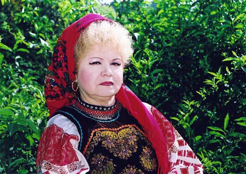 Ce traume se ascund în sufletul Savetei Bogdan