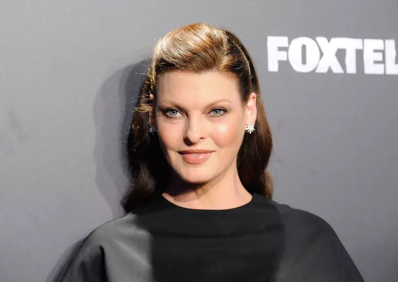 Linda Evangelista a suferit în tăcere de cancer
