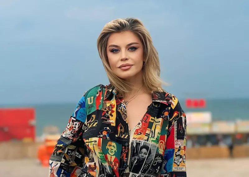 Loredana Groza, imagini în lenjerie intimă  (3)