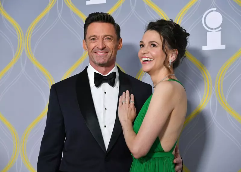 Hugh Jackman and Sutton Foster romance rumors swirl – 10/25/24