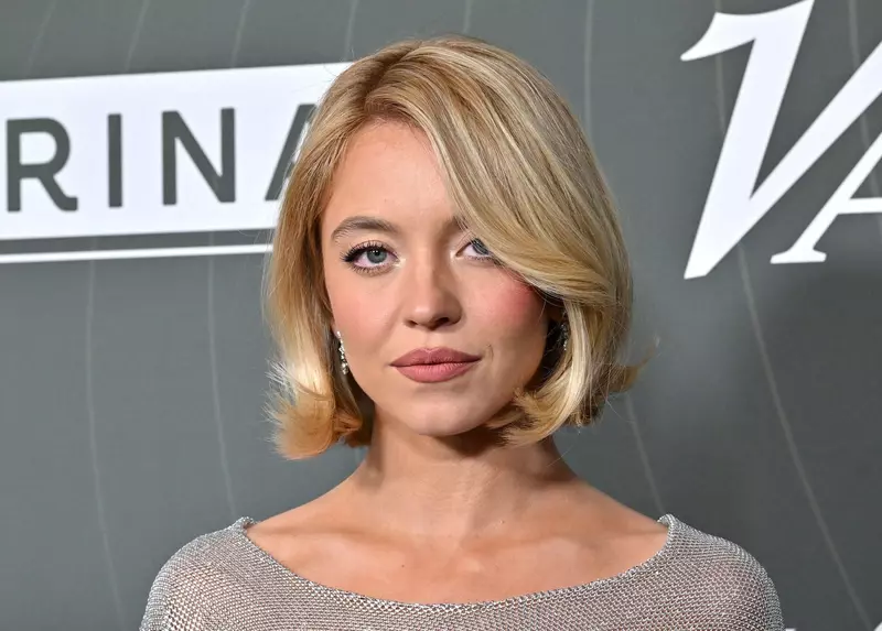 Sydney Sweeney arriving to the Variety Power of Women: Los Angeles event presented by Lifetime at the Beverly Hills Hotel on October 29, 2025 in Beverly Hills, Ca.  Lisa OConnor/ AFF-USA.COM