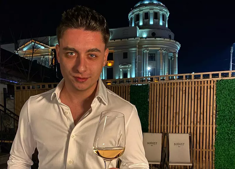 Cine e Radu Țibulcă, colegul lui CRBL de la "Te cunosc de undeva"