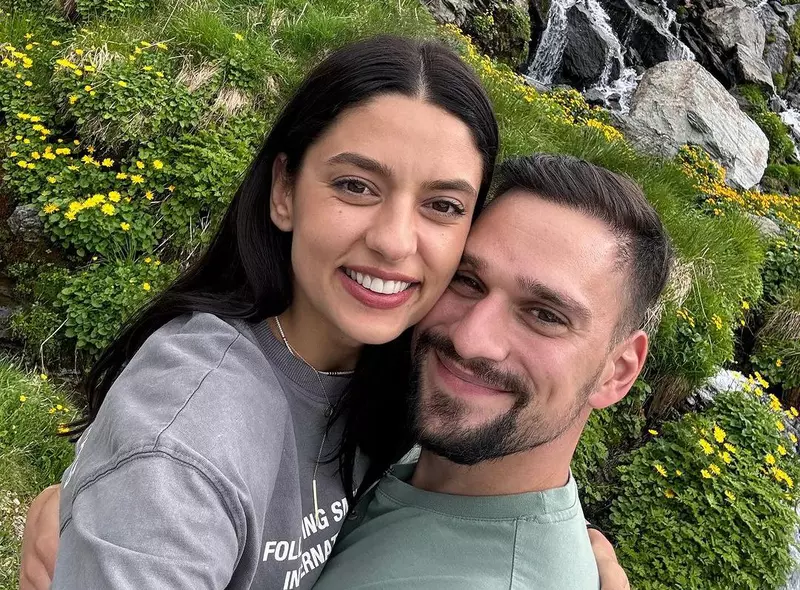 De ce au lipsit Vlad Gherman și Oana Moșneagu din mediul online 