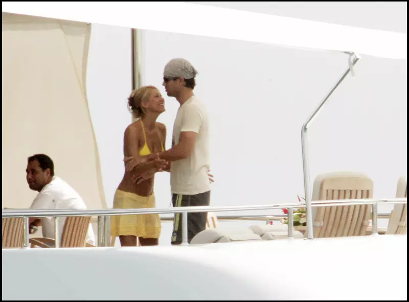 ENRIQUE IGLESIAS ET ANNA KOURNIKOVA A SAINT MARTIN