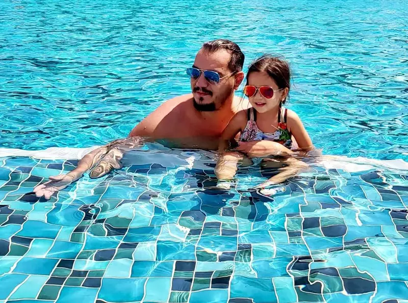 Bursucu-intalnire-surpriza-pe-holurile-televiziunii-unde-lucreaza.-„I-am-auzit-vocea-evident-ca-i-am-recunoscut-o-2