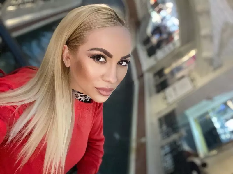 Ce-face-astazi-Rocsana-Marcu.-Fosta-vedeta-tv-a-renuntat-la-televiziune-dupa-ce-a-devenit-mama.-„Meseria-asta-presupune-sa-pastrez-confidentialitatea-3