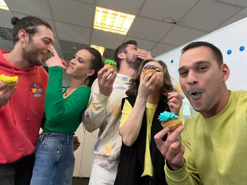 Reactia-incredibila-a-fanilor-dupa-ce-Vlad-Gherman-s-a-pozat-cu-Cristina-Ciobanasu-2