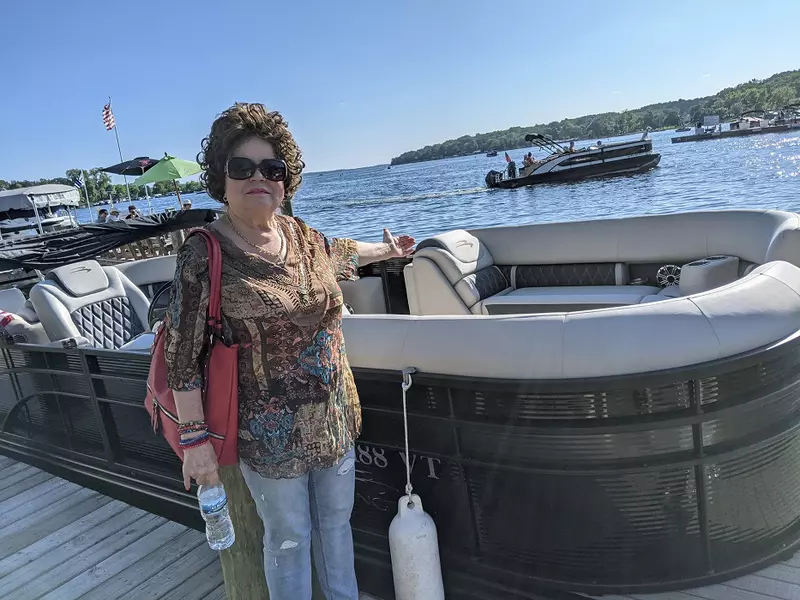 Cum înroșește Saveta Bogdan ouăle de Paște. Artista nu folosește coloranți din comerț