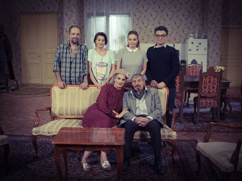 Familiile plus Mitica Popescu