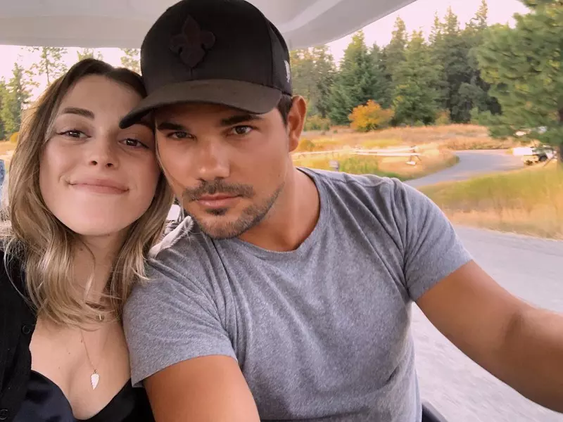 Taylor-Lautner-si-iubita-lui-s-au-logodit-2