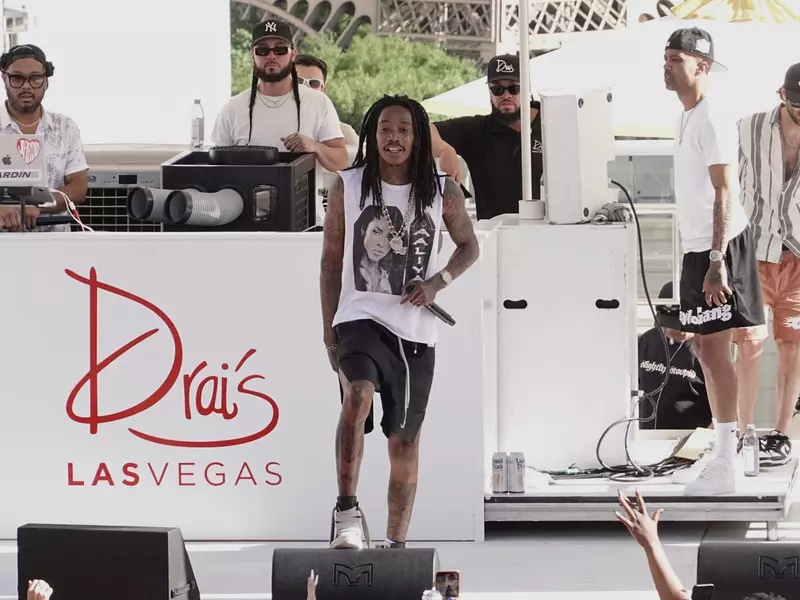 EXCLUSIVE: Wiz Khalifa Lights Up Drai’s With Smoke-Filled Outdoor Concert In Las Vegas – 27 Apr 2024