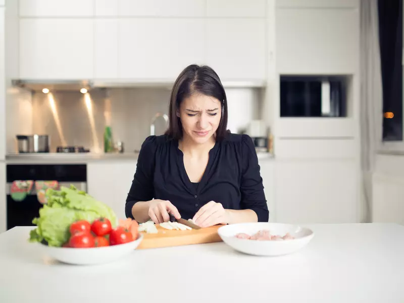 Cum sa toci ceapa fara lacrimi