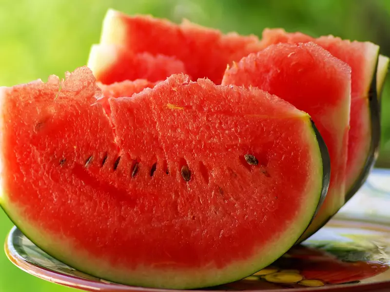 7 motive sa consumi pepene verde vara aceasta