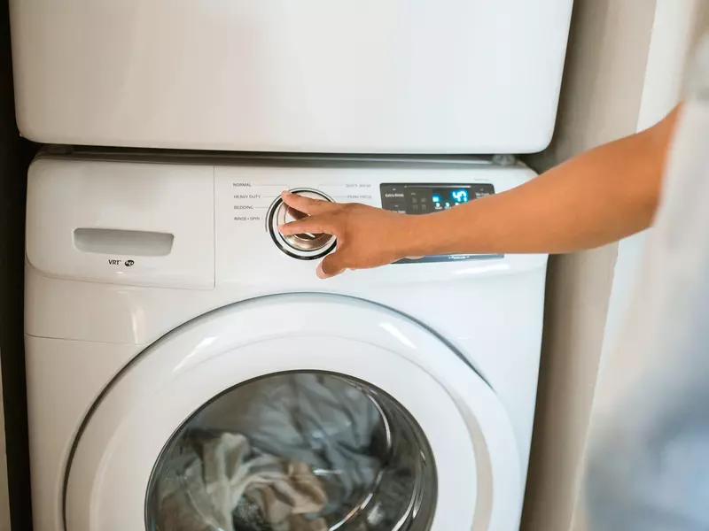 Spălarea rufelor: 8 ponturi pentru a simplifica această sarcină