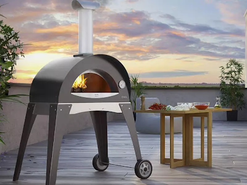 De ce să comanzi pizza când ți-o poți face la tine acasă în noile cuptoare italiene