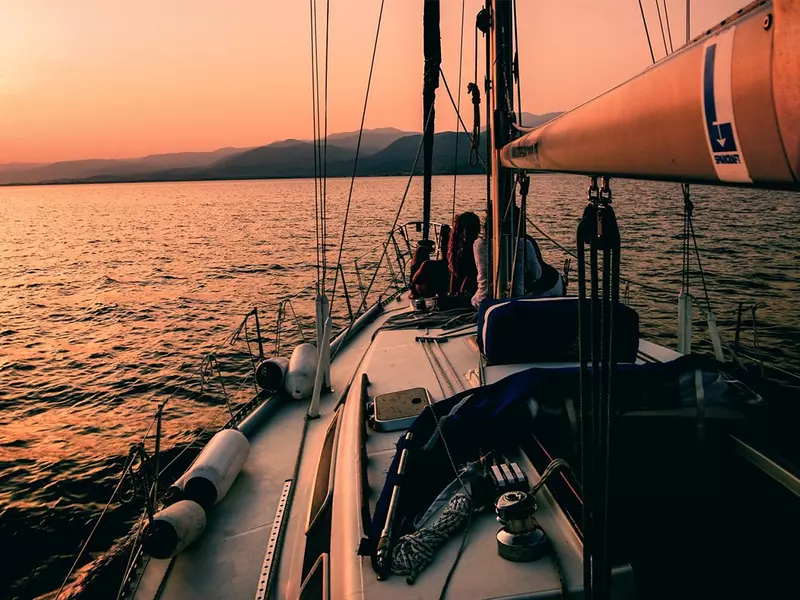 Cum te poți bucura de vacanta atunci cand ai invatat sa conduci o barca ?