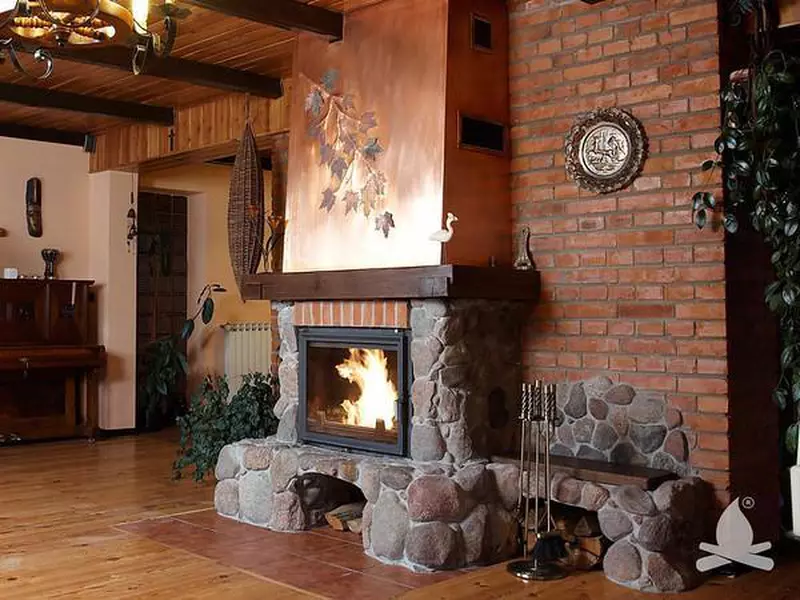 <strong>Înfrumusetează-ți casa cu fermecătoarele șeminee din cărămidă de la PEFOC!</strong>