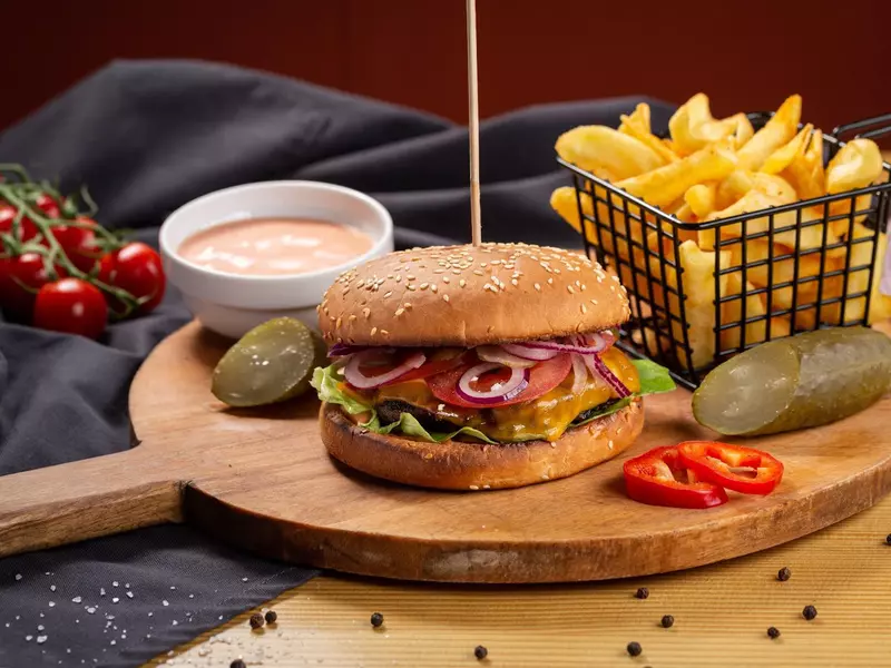 Călătorie Culinara: Istoria Fascinantă a Burgerilor