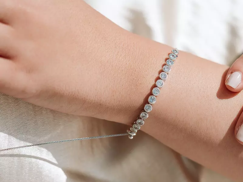 Adopta un nou stil personal cu brațările tennis