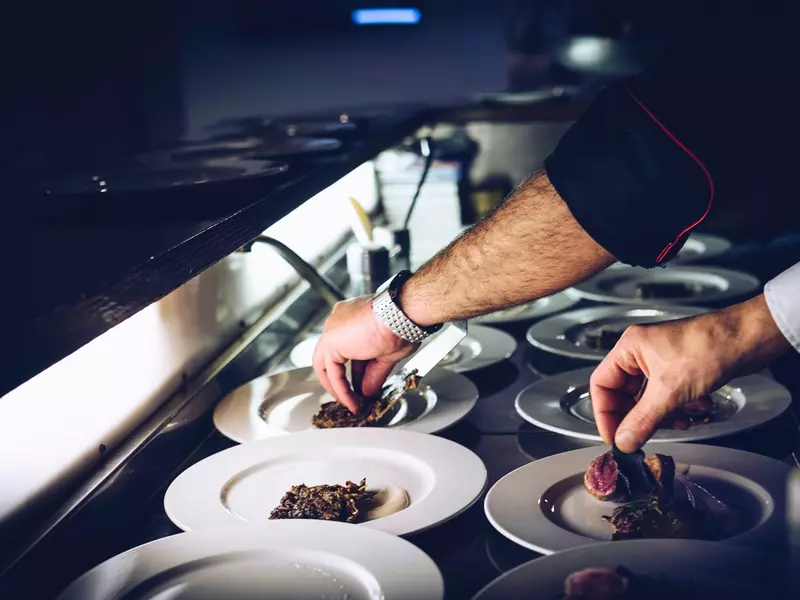 Chefs în restaurante sau acasă - echipamente pentru rezultate premium