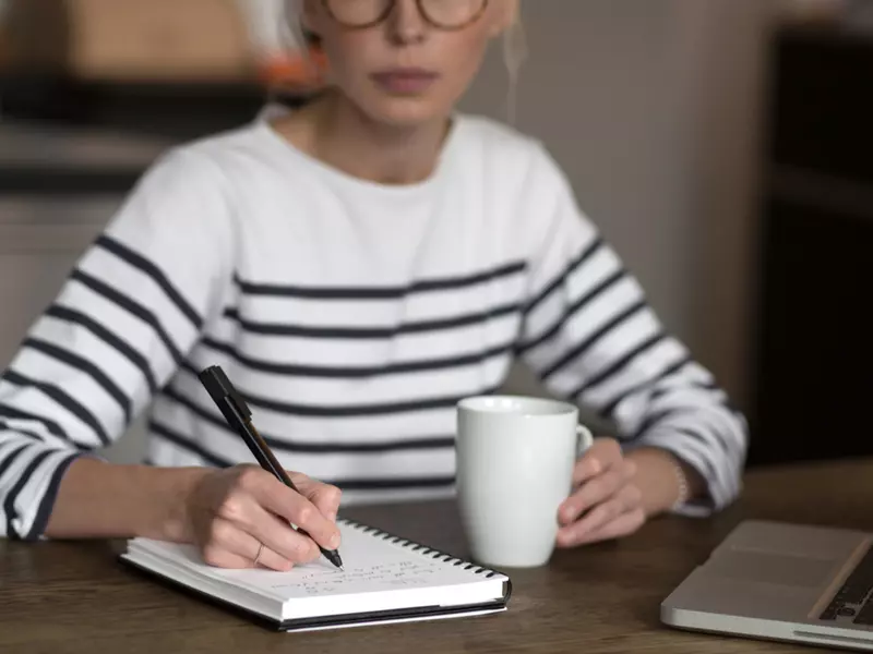 Cum să te organizezi mai bine dimineața – trucuri care chiar funcționează