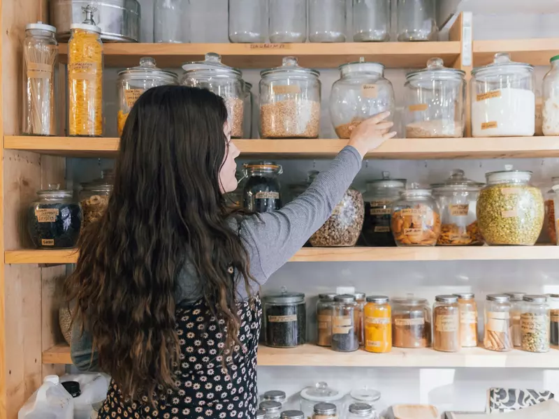 Cum să îți reorganizezi bucătăria și bugetul în ianuarie: trucuri pentru mese rapide și economice