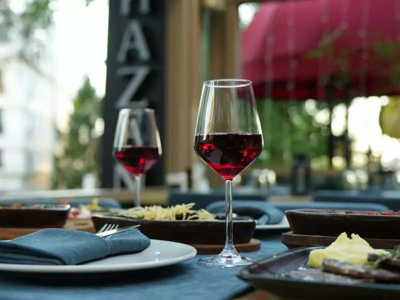 Asocieri clasice între preparate și vinuri premium din colecții celebre