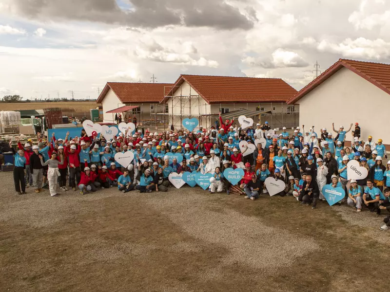 Hope Build 2026: 350 de voluntari au construit 6 locuințe în doar 5 zile, la cel mai mare eveniment de construcție accelerată din Europa