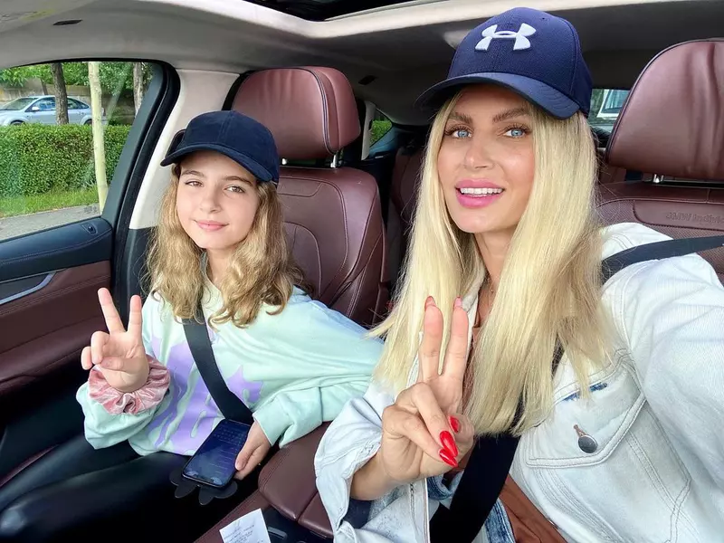 Ce-sfatrui-ii-da-Andreea-Banica-fiicei-sale-1