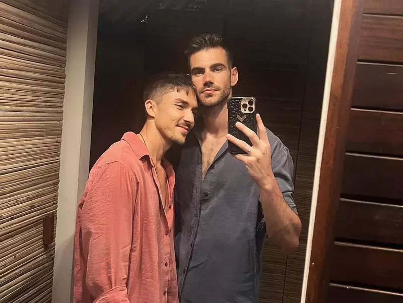 Emil Rengle, despre o eventuala casatorie cu iubitul lui  (3)