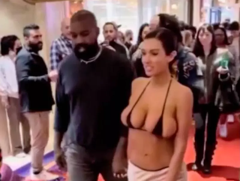 Soția lui Kanye West, Bianca Censori, într-un sutien minuscul în Las Vegas