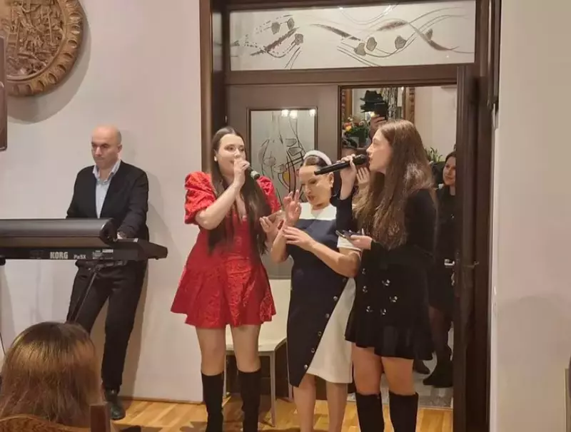Maria Dragomiroiu nepoate (2)