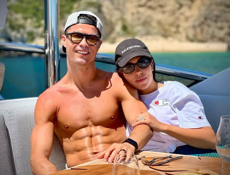 Cristiano Ronaldă, alături de Goergina Rodriguez
