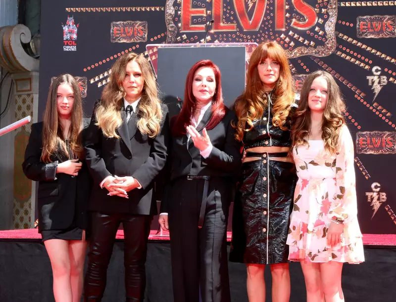 Nepoata lui Elvis, Riley Keough, a devenit mamă