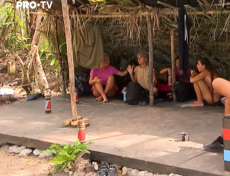 vica-blochina-circ-jigniri-bianca-patrichi-survivor-4