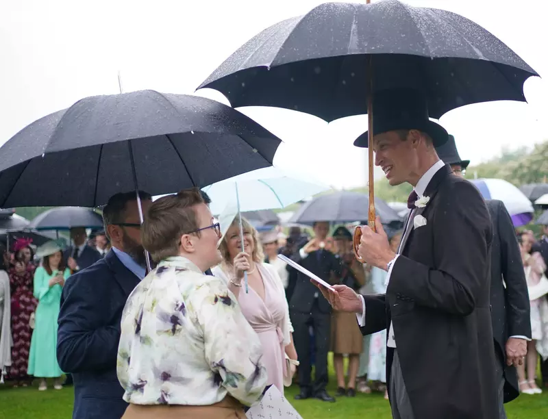 Prințul William, în timpul petrecerii Sovereigns Royal Garden Party de la Palatul Buckingham, la Londra.