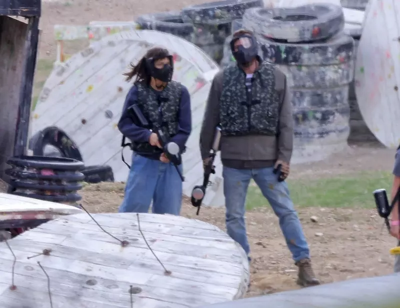 Ben Affleck si Jennifer Garner, la centrul de paintball
