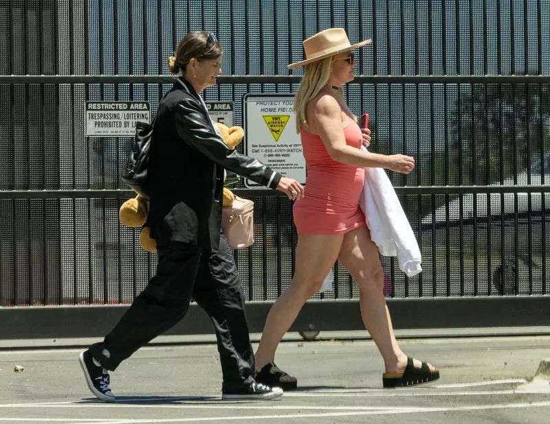 *PREMIUM-EXCLUSIVE* Britney Spears is all smiles as she returns from Mexico After Reportedly Rekindling With Her Two Sons **WEB EMBARGO UNTIL June 25, 2024 @ 9:30pm ET**
