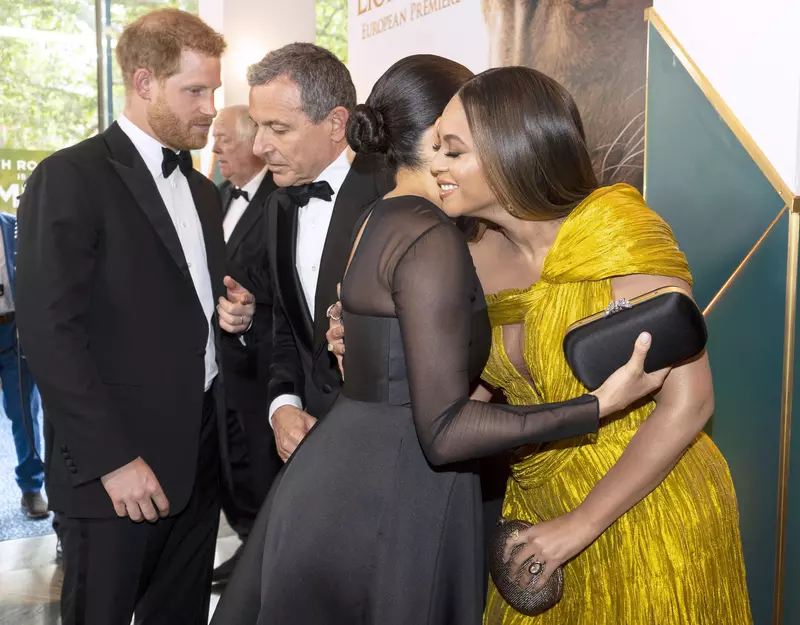 Meghan Markle și prințul Harry, premiera Regele Leu, Londra