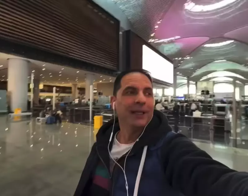 Dan Negru a plecat în vacanță în India
