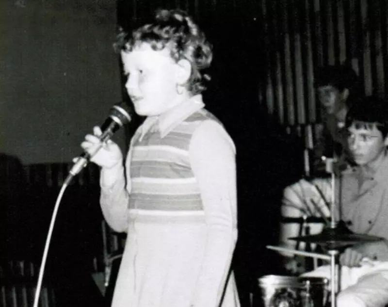 Narcisa Suciu, cântăreață