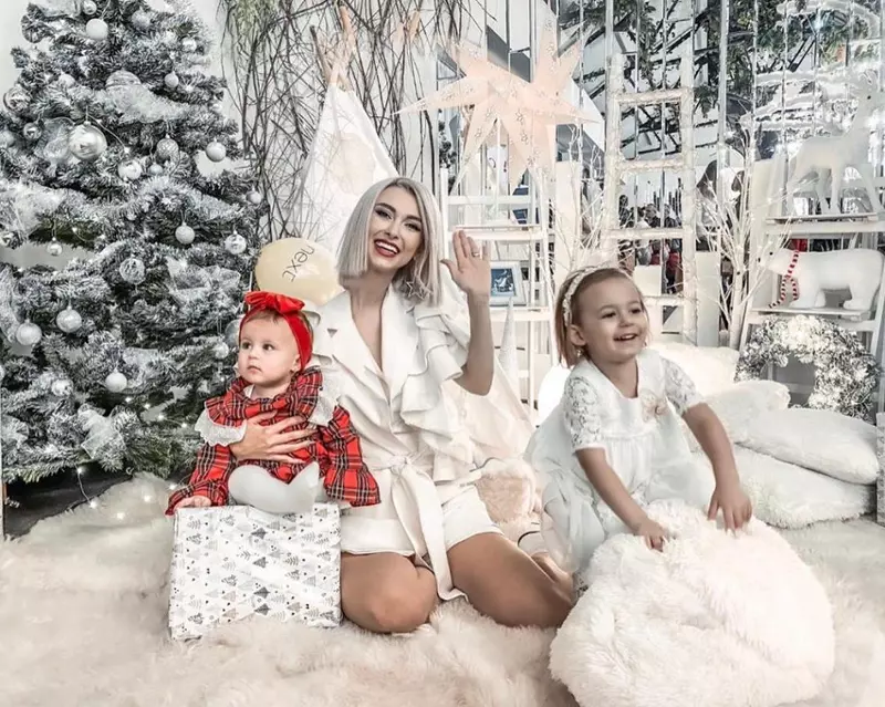 Andreea Bălan și fiicele ei Ella și Clara