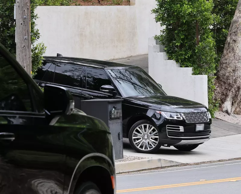 *PREMIUM-EXCLUSIVE* Kylie Jenner and Timothee Chalamet are still going strong as the billionaire make up mogul’s vehicles are seen coming and going from the actor’s LA home