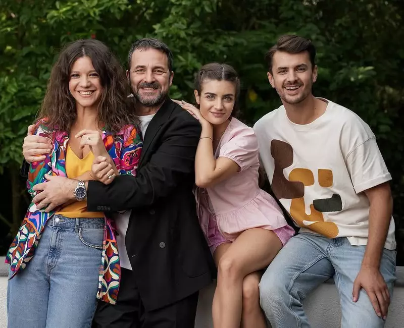 Ada-Condeescu-4