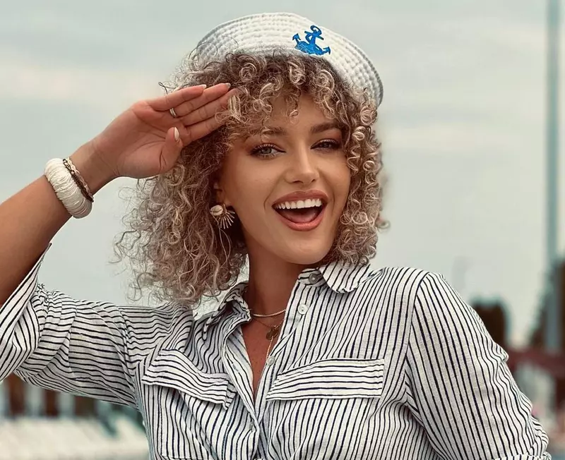 Alexia-Talavutis-7