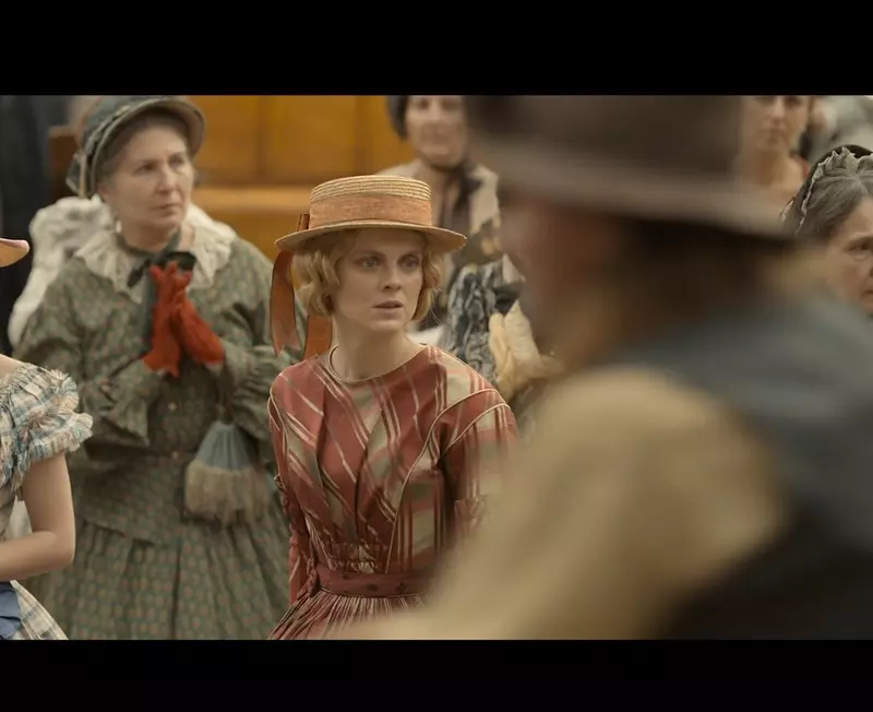 Olivia-Nita-The-Gray-House-1